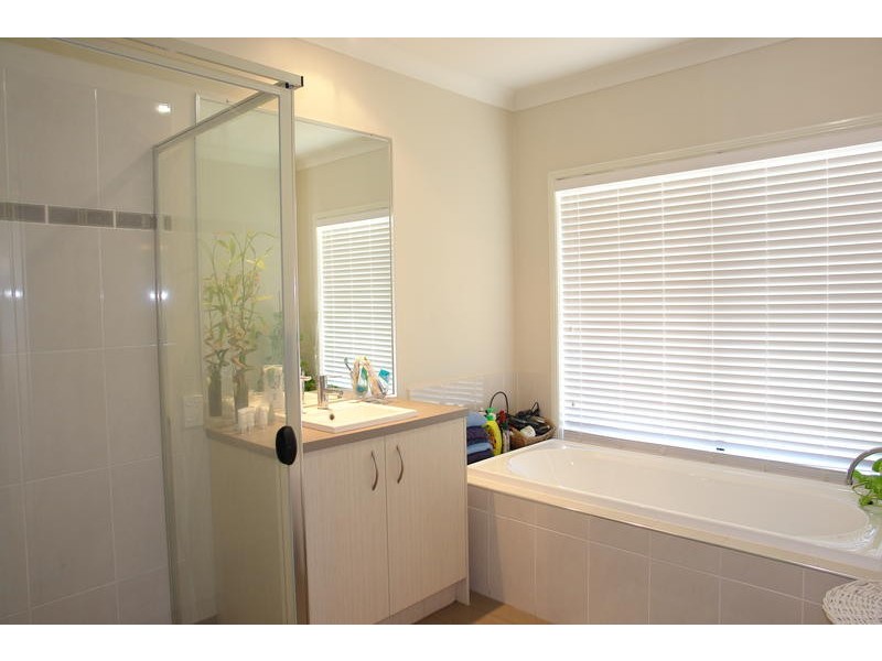 7 Springbrook Place, Moggill QLD 4070